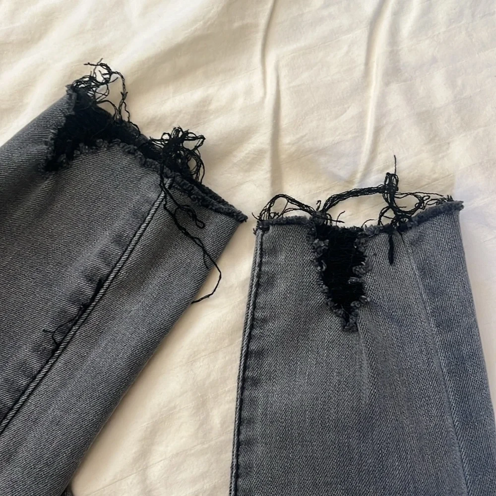 Refuge Gray Skinny Jeans with Sleek Modern Fit - Picture 5 of 5